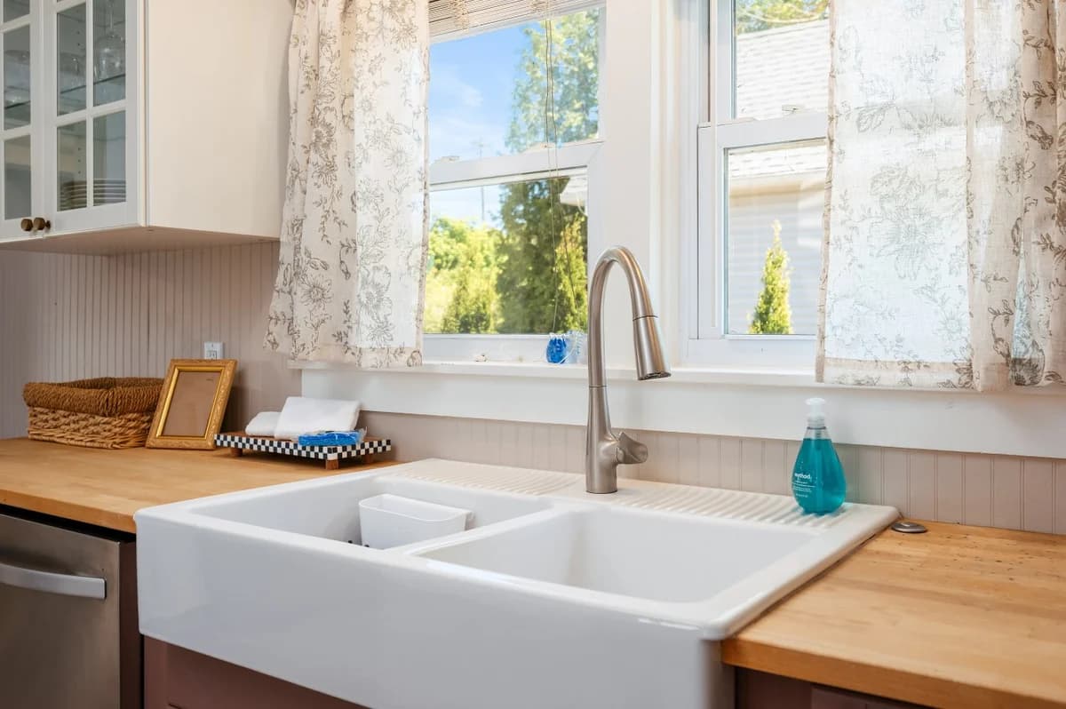 Astra Cottage | Hottub | 3BR Near Downtown & TART Trail | Grill photo 19