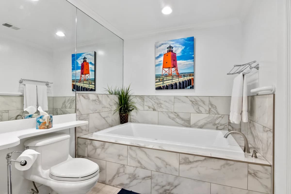Beachside Haven 102 |Beachfront Condo |Near Downtown + Tart Trail photo 17