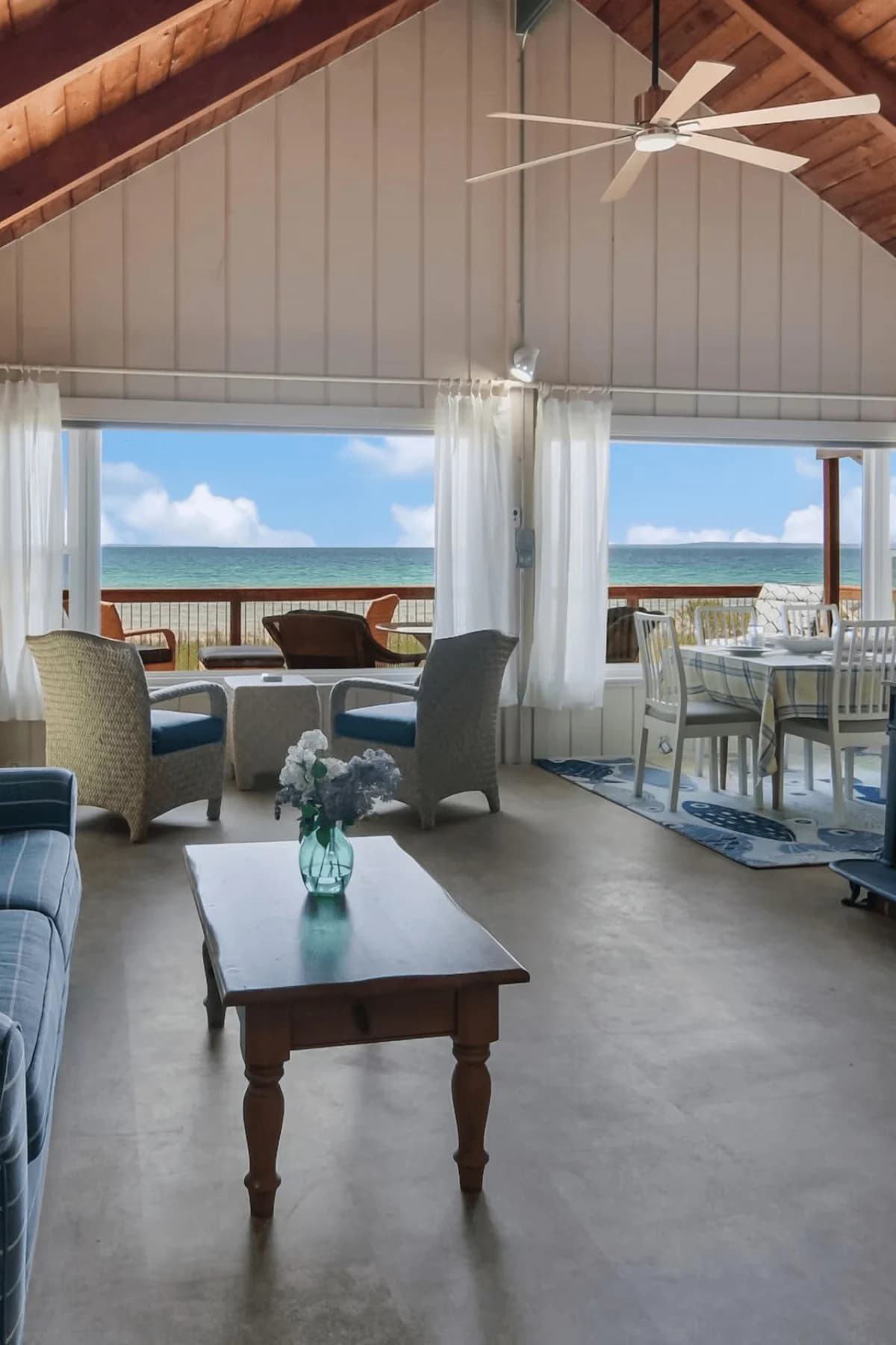 Boona Vista · Lake Michigan Beach Front Cottage