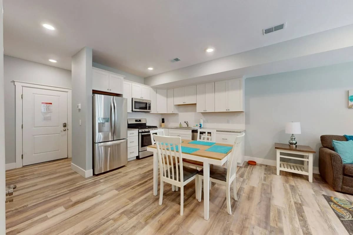The Cove 5 | 2BR | Rooftop Patio | Downtown photo 4