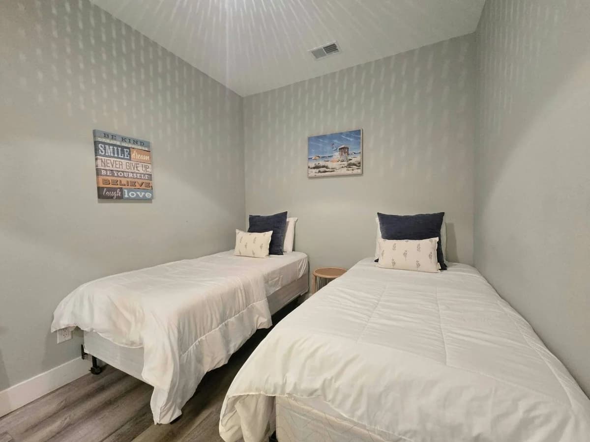 The Cove 5 | 2BR | Rooftop Patio | Downtown photo 6