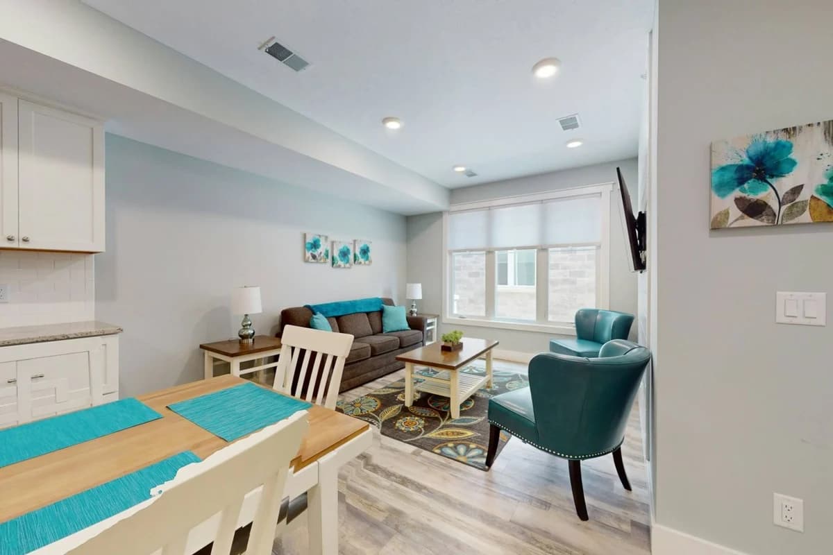 The Cove 5 | 2BR | Rooftop Patio | Downtown photo 7