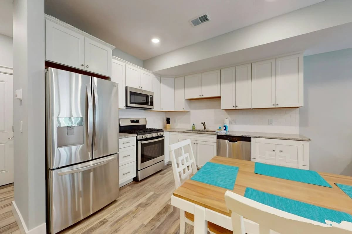 The Cove 5 | 2BR | Rooftop Patio | Downtown photo 10