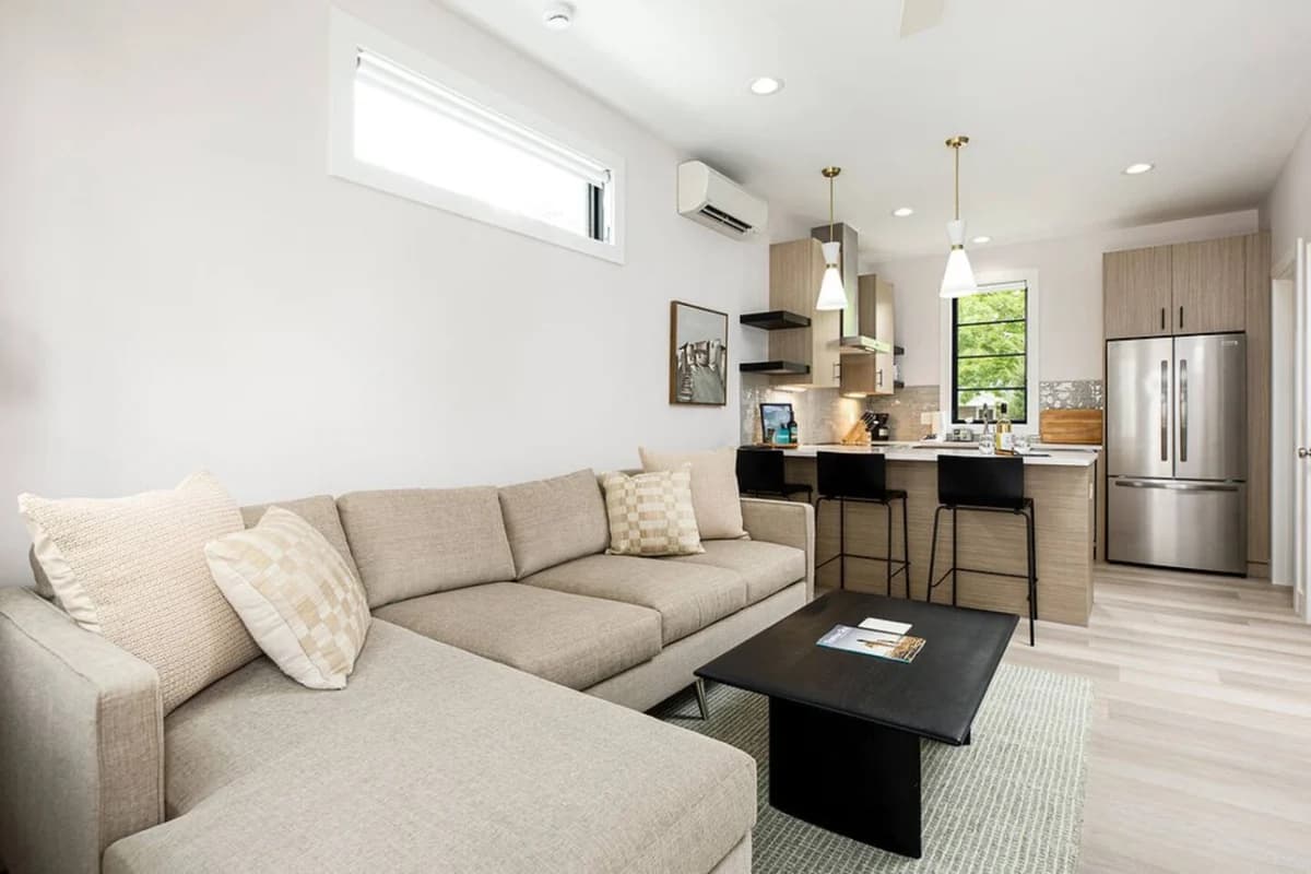 Hamilton Place | Dunecrest Building 10BR | Near Downtown + Trails photo 2