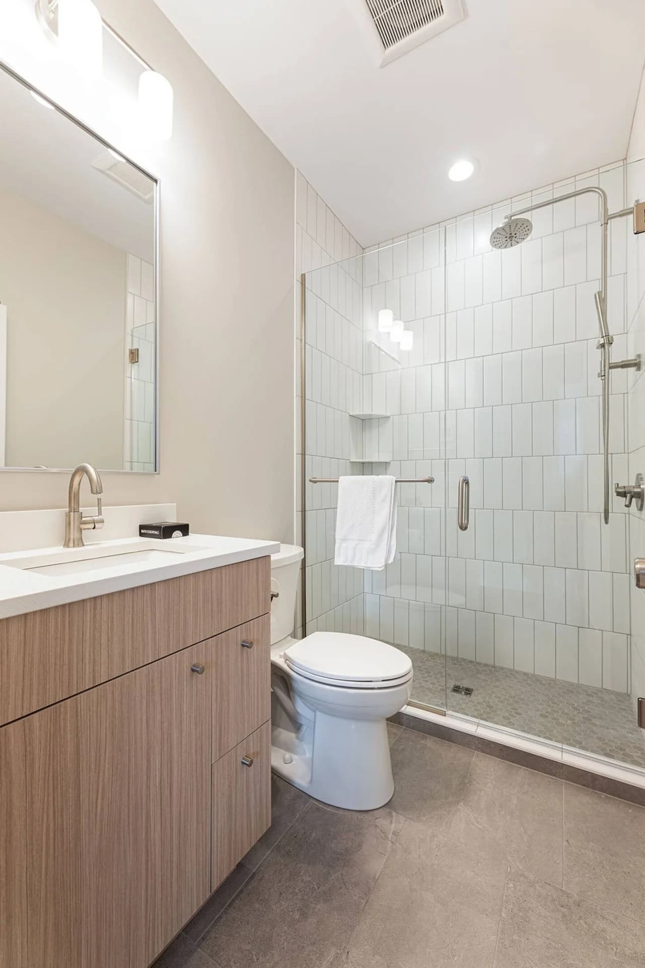 Hamilton Place | Lakestone Building 6BR | Near Downtown + Trails photo 11