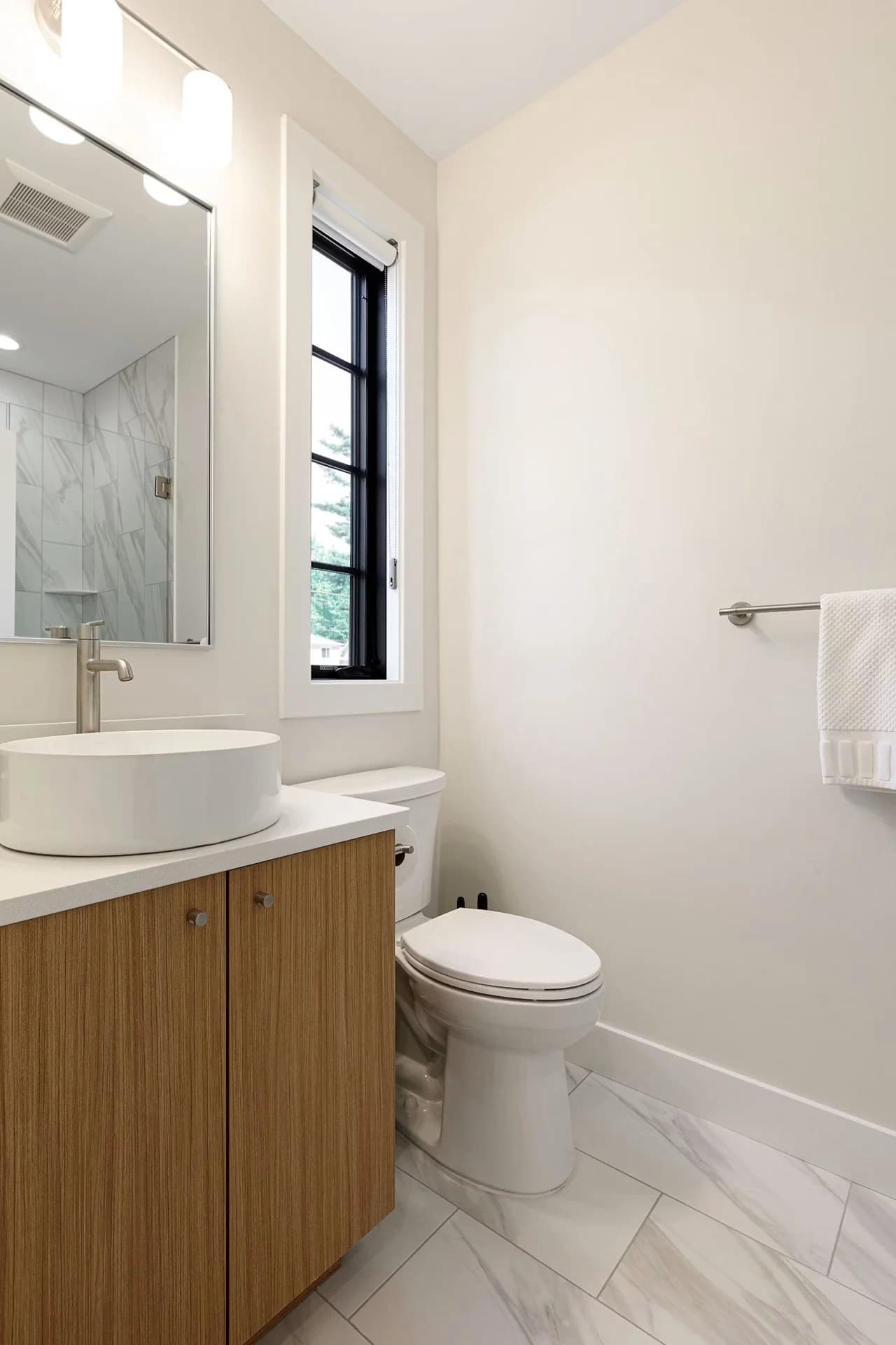 Hamilton Place | Lakestone Building 6BR | Near Downtown + Trails photo 12