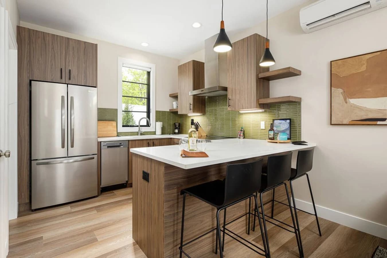 Hamilton Place | Sagewood Building 6BR | Near Downtown Beaches photo 5