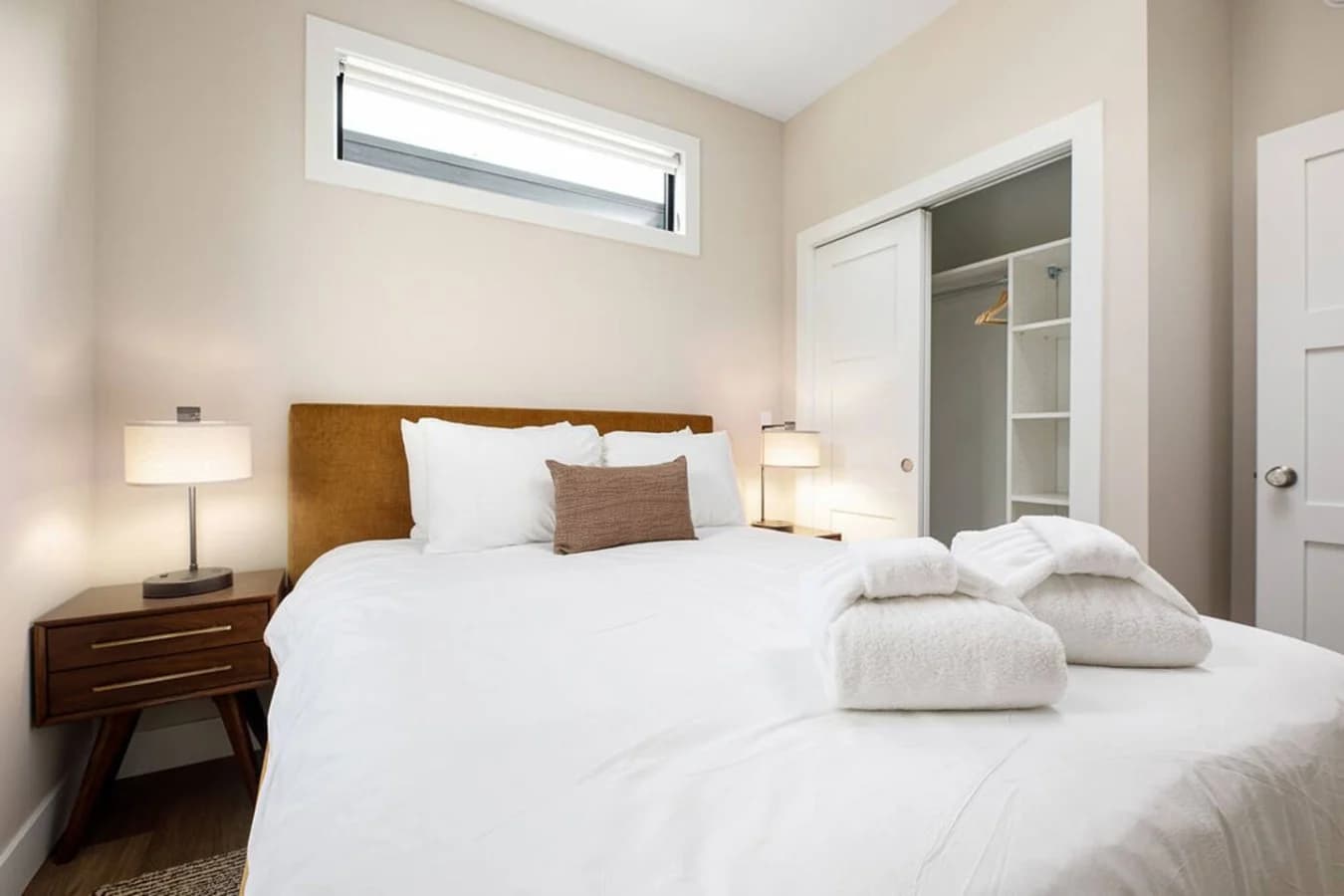 Hamilton Place | Sagewood Building 6BR | Near Downtown Beaches photo 11
