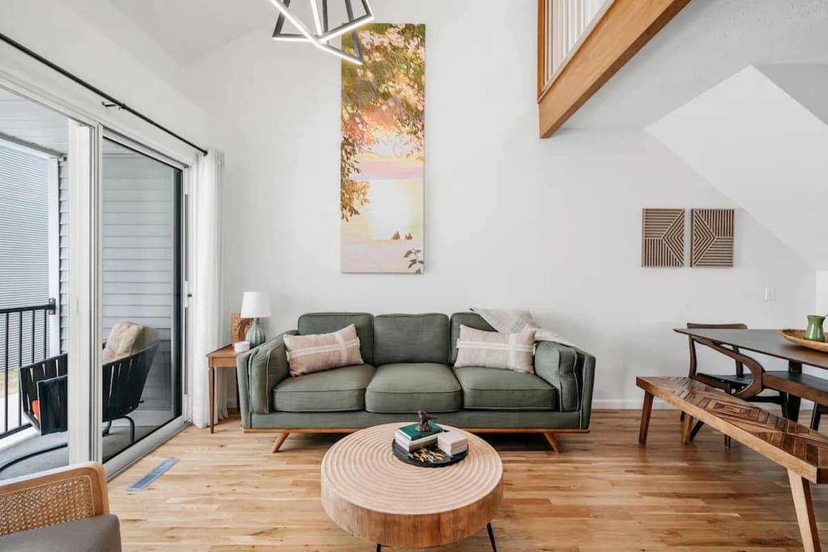 Japandi | 3BD Townhome| Near Downtown | Beaches | Wineries photo 3