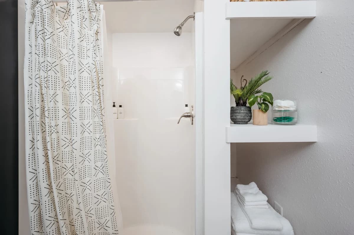 L Studio |Close to Downtown|Beaches|Wineries photo 16