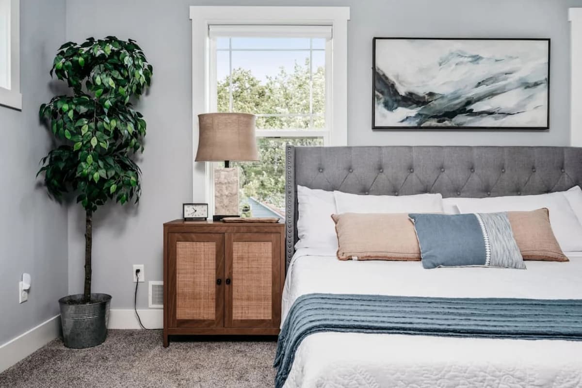 Lakescape | Modern 3BD Townhome |Downtown|Wineries photo 9