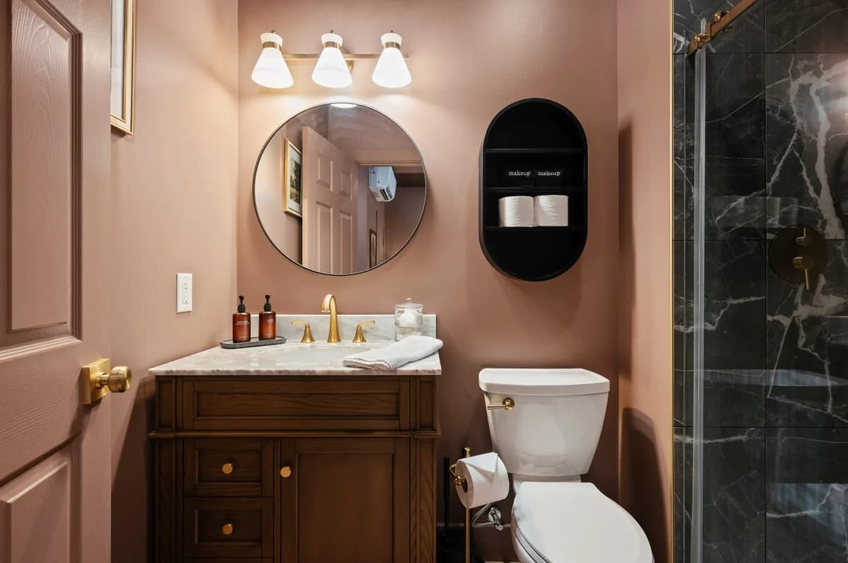 Moody Maison Studio | Near Downtown & Beaches photo 11