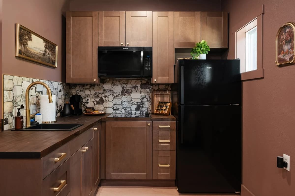 Moody Maison Studio | Near Downtown & Beaches photo 24