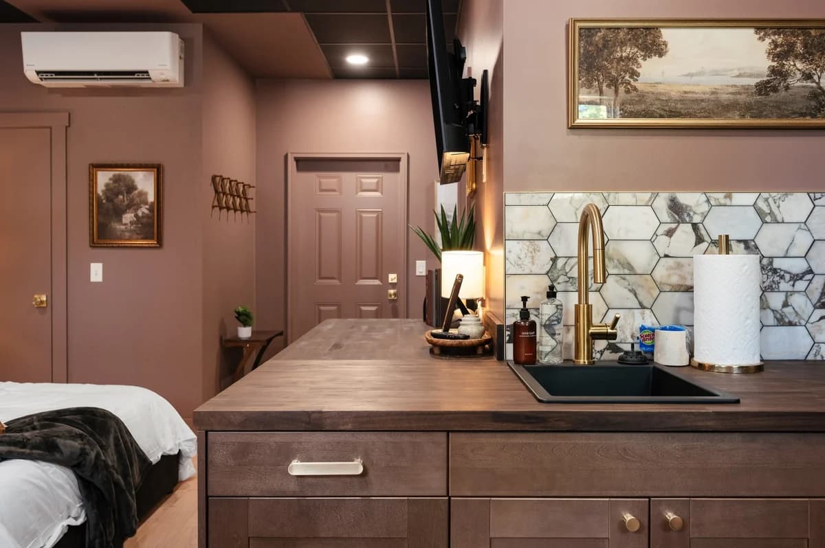 Moody Maison Studio | Near Downtown & Beaches photo 25