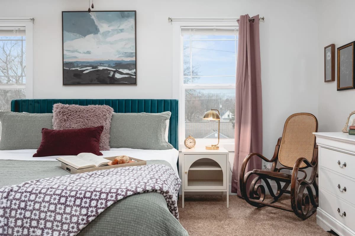 Ivy House: 3BR Townhome Downtown Beaches Wineries photo 24