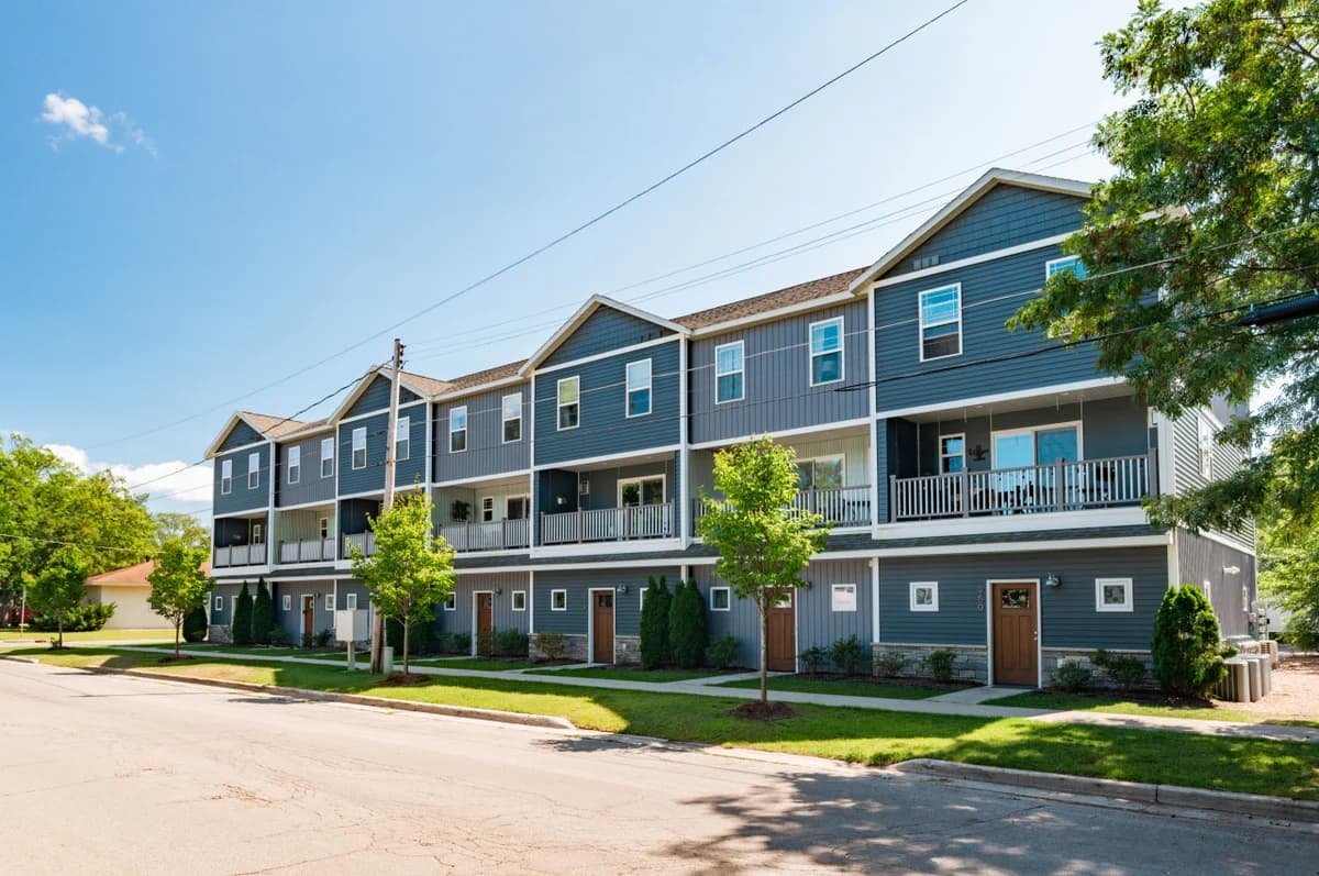 Ivy House: 3BR Townhome Downtown Beaches Wineries photo 70