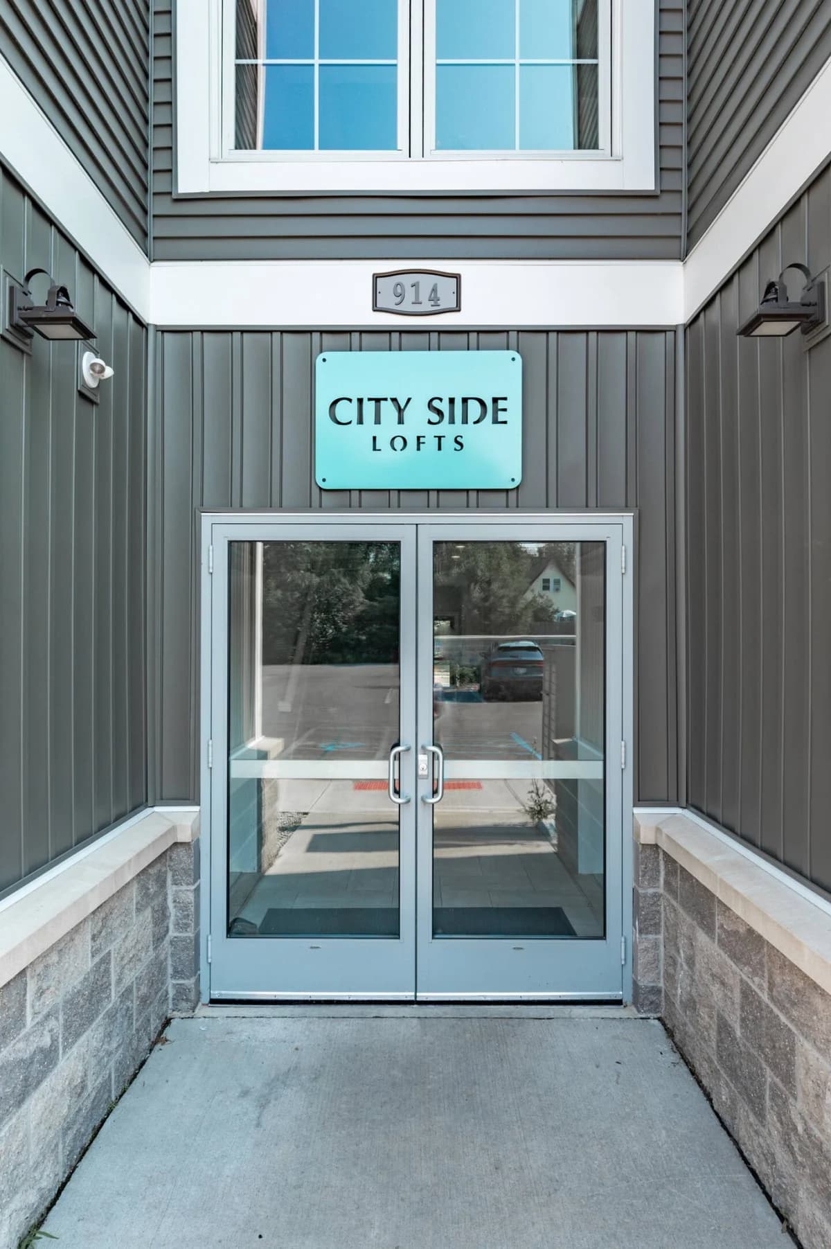 Private Hot Tub The Roost 16 |2BR |Patio |Downtown photo 19
