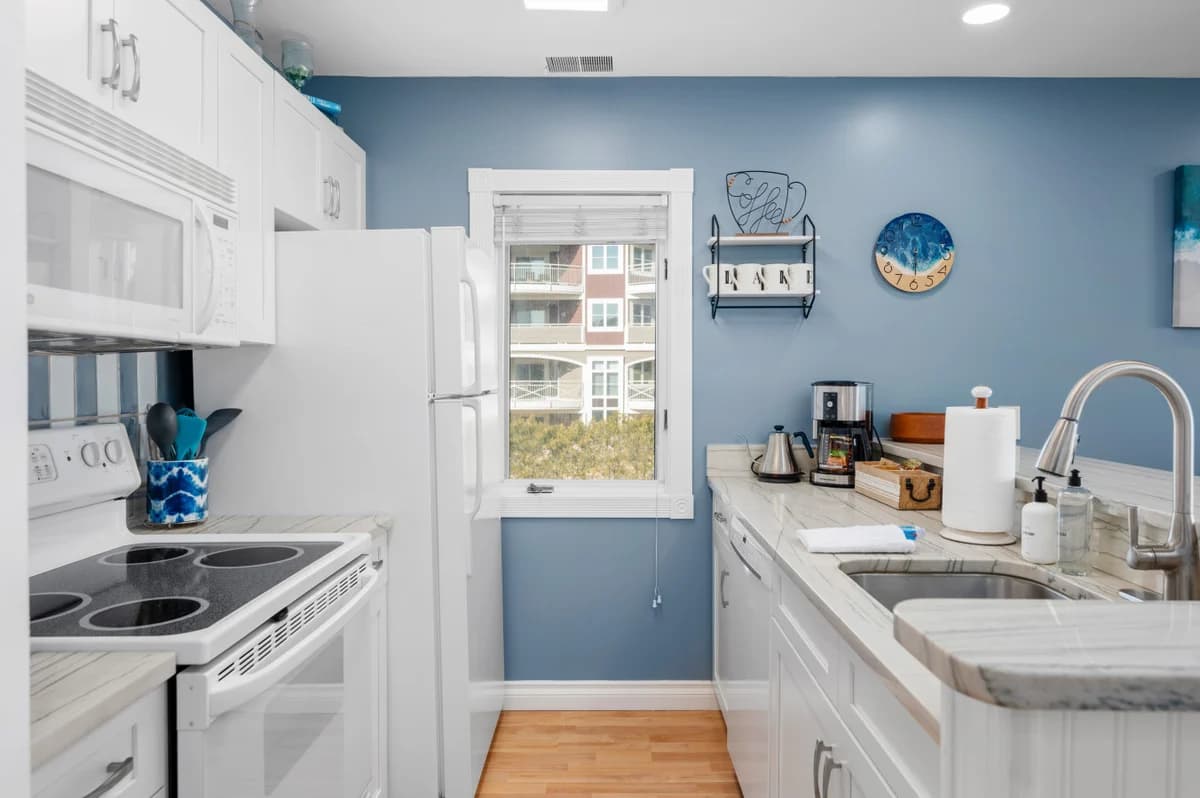 Sauna Beach Bliss 211|Balcony|Beach Front|Beach|Downtown photo 17