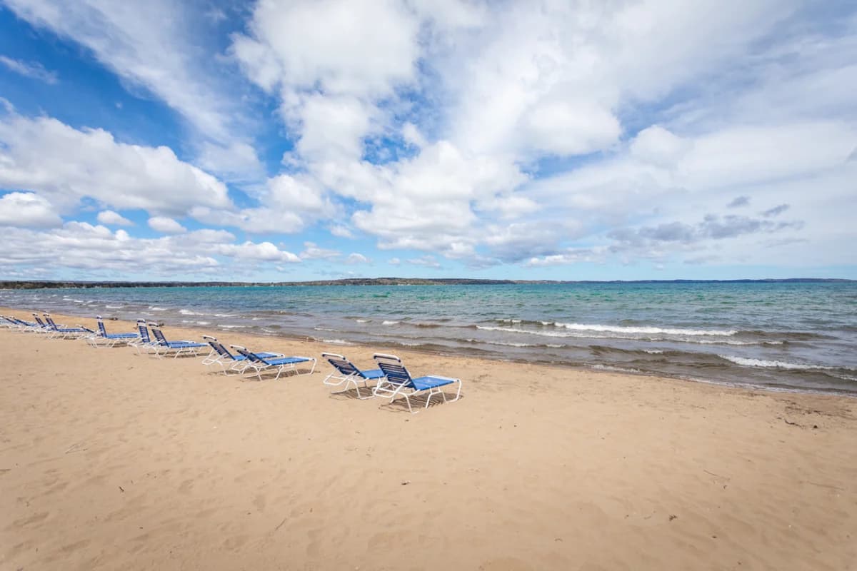 Stateroom 322 · Beachfront Condo