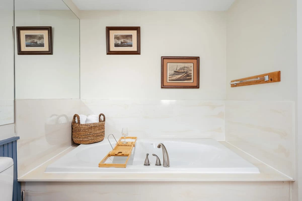 Stateroom 322 | Beachfront Condo | Downtown + Tart Trail photo 31