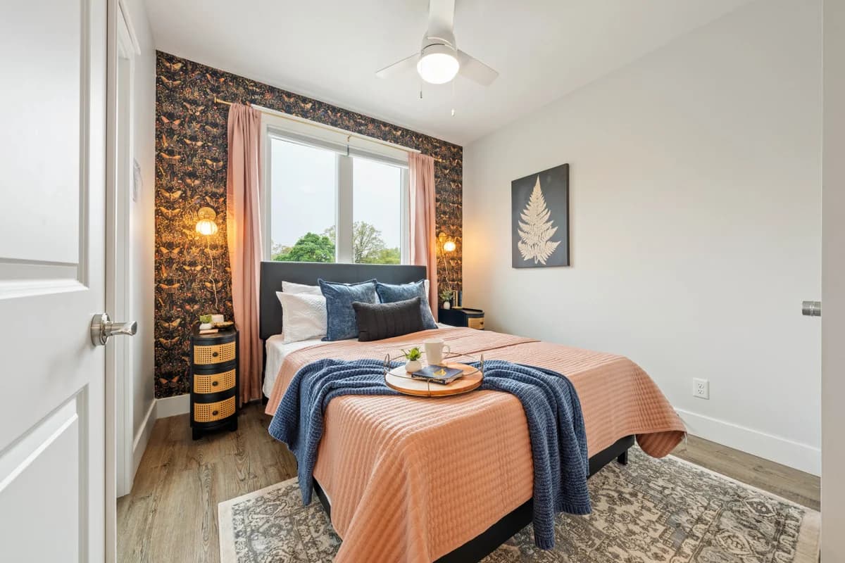 Stone & Flora 2BR Condo Near Downtown and Bay photo 4