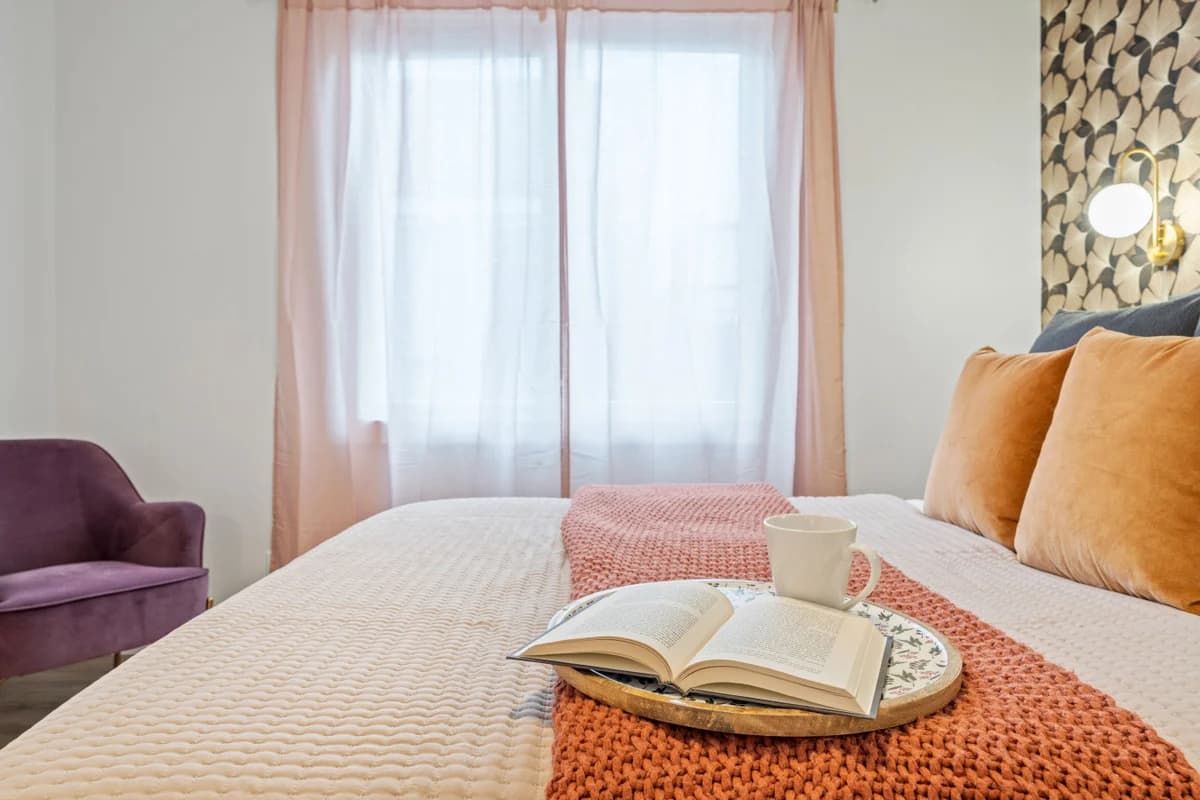 Stone & Flora 2BR Condo Near Downtown and Bay photo 16