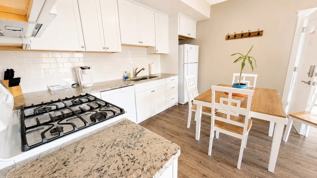 The Ember 13 | 2BR | Rooftop Patio | Downtown photo 8