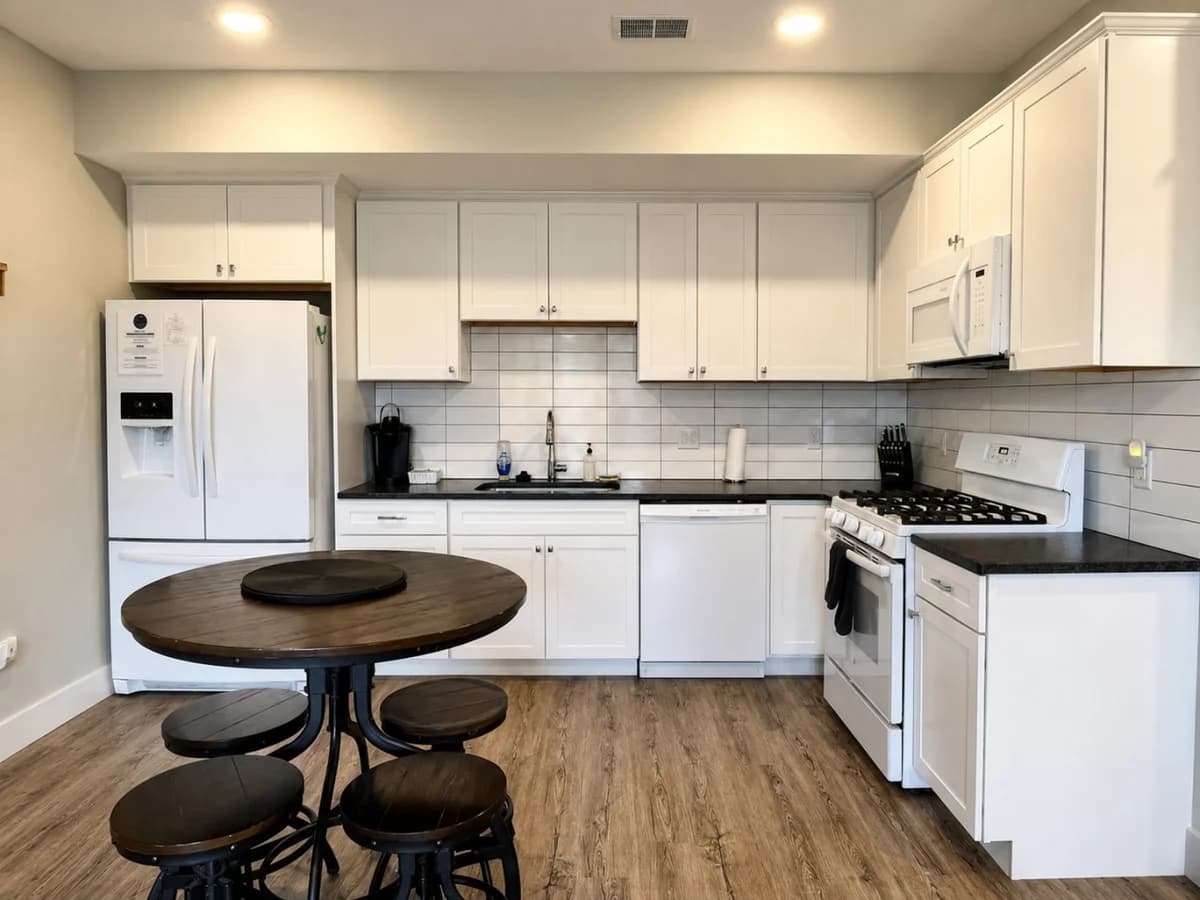 The Haven 10 | 2BR | Rooftop Patio |Downtown photo 6