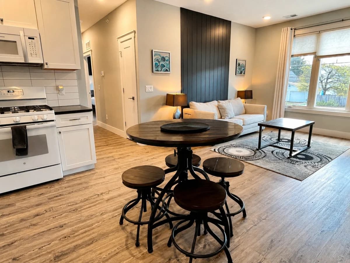 The Haven 10 | 2BR | Rooftop Patio |Downtown photo 7