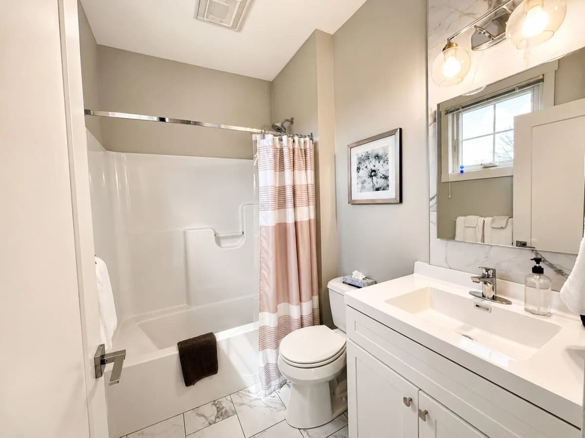 The Haven 10 | 2BR | Rooftop Patio |Downtown photo 13