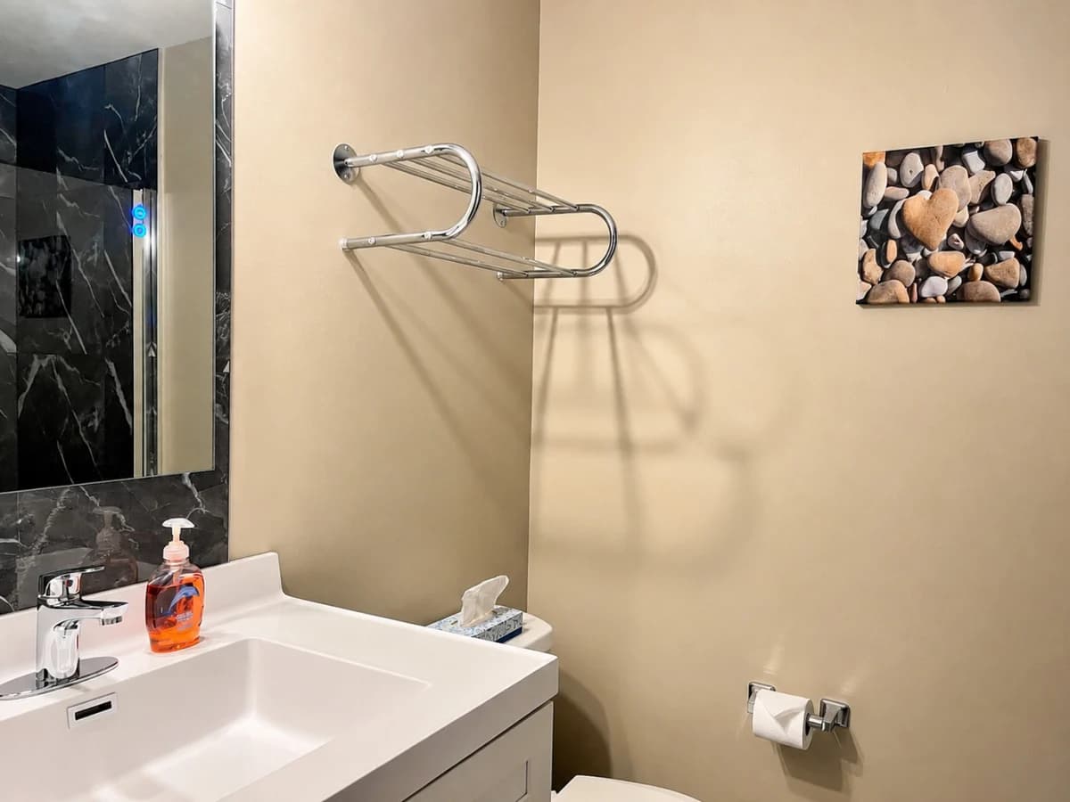 The Ledge 9 | 2BR | Rooftop Patio |Downtown photo 11
