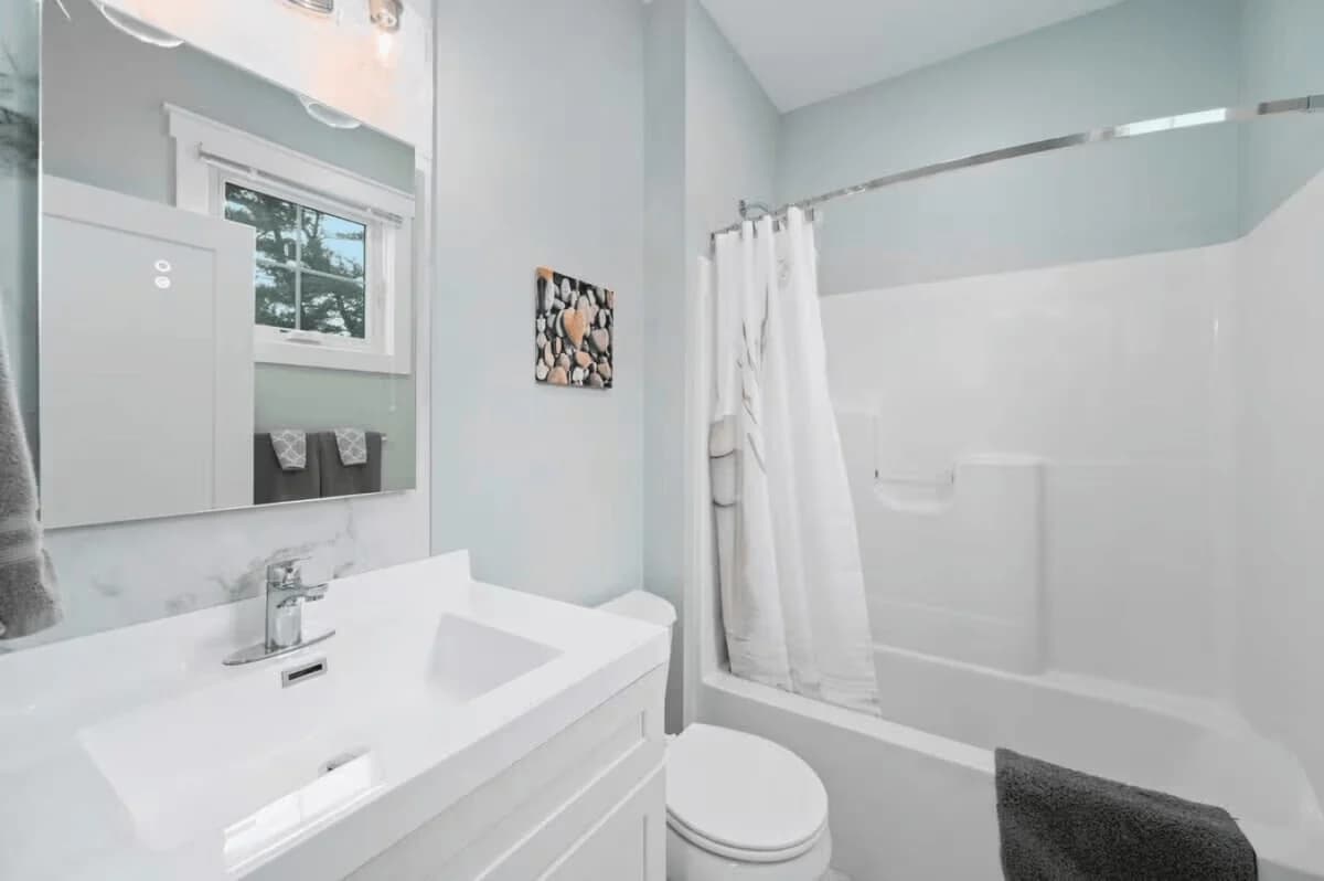 The Nook 8 | 2BR | Rooftop Patio | Downtown photo 11
