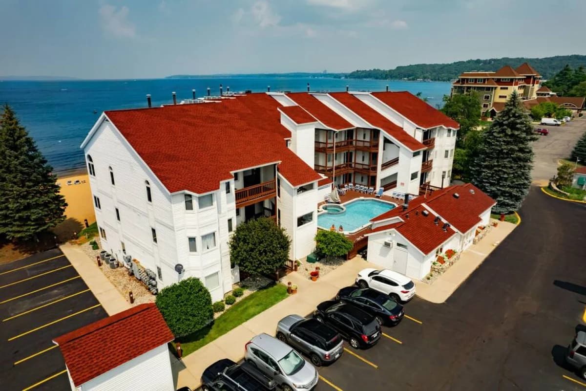 Waterfront Haven 215|Balcony|Direct Beach Access|Near Downtown photo 2