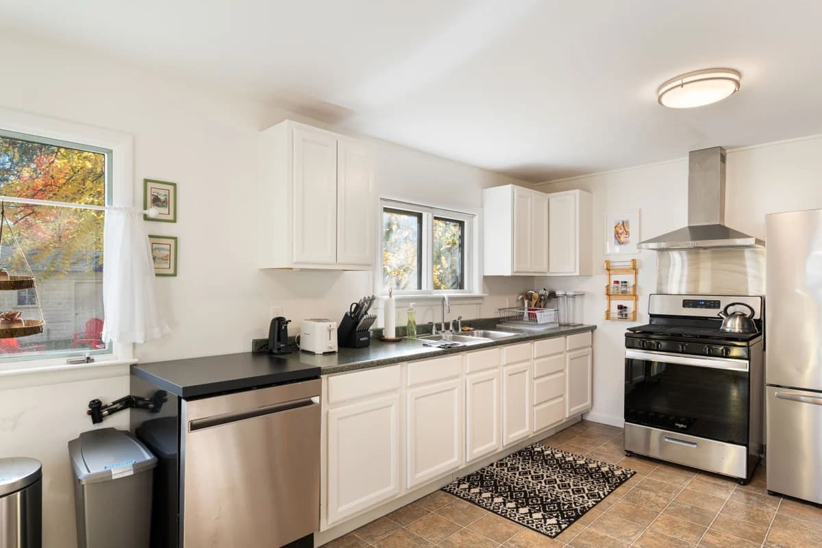 White House Retreat 3BR Downtown photo 26